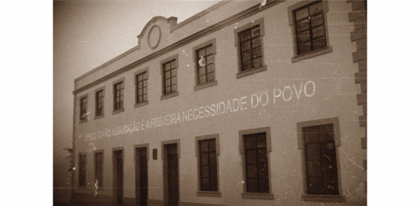 centenarioescolalouredo_1_1024_2500