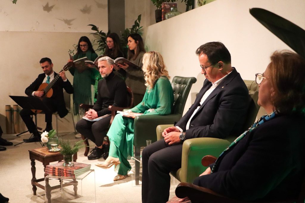 34B6FB48-D8C3-437D-9B21-6DB16A2FCEAB