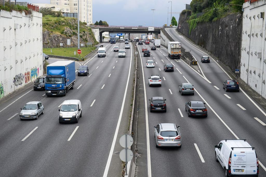 Pesados de mercadorias isentos de portagens na CREP/A41 a partir de hoje